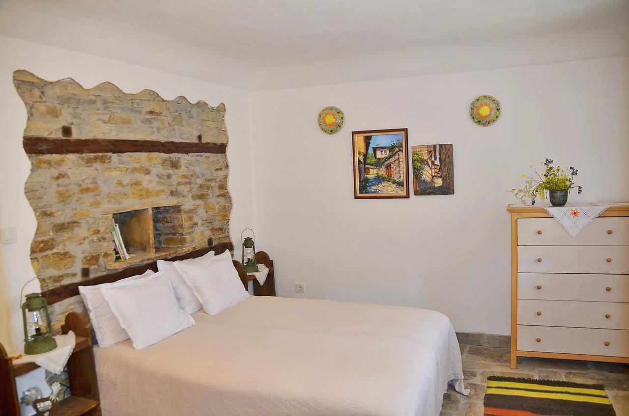 Kalinia Guesthouse B&B โกวาเชวิตซา ภายนอก รูปภาพ
